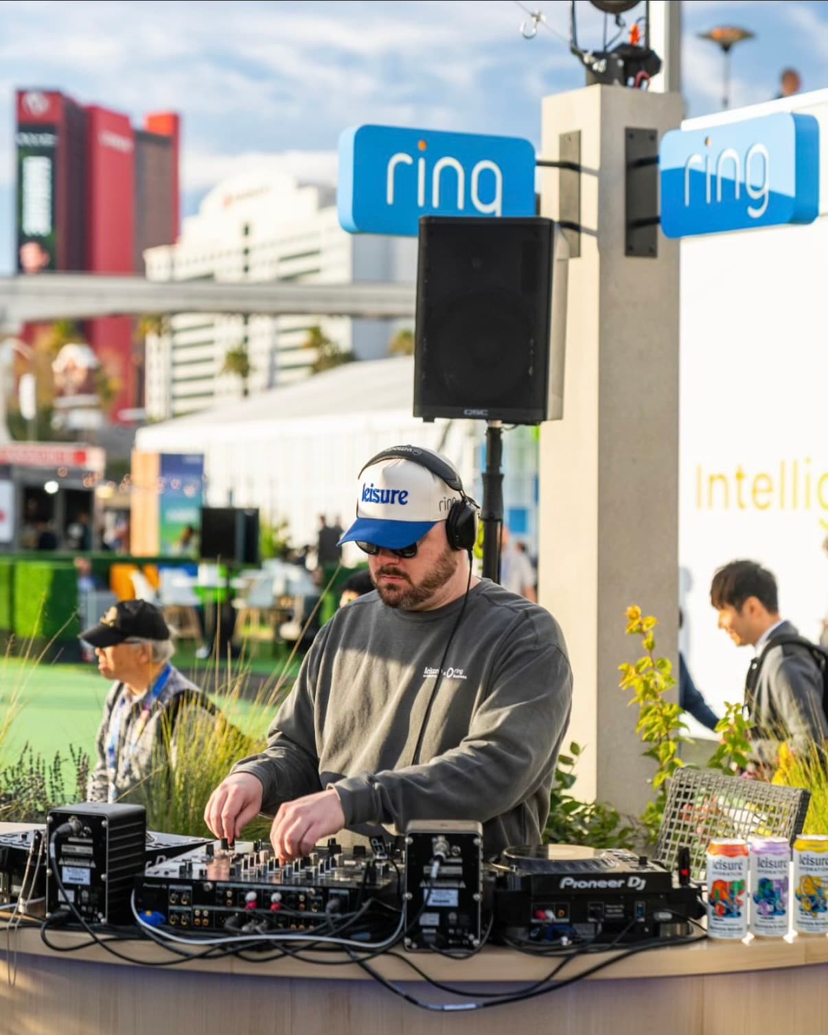 Def Bezos performing live